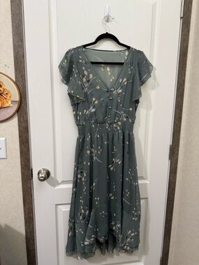White House Black Market Green Floral Flutter-Sleeve Midi Dress